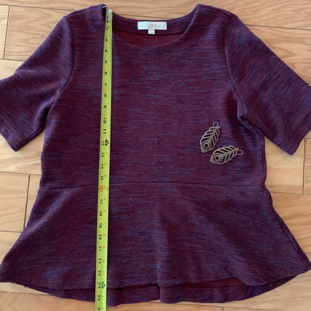 💜💙 LOFT peplum top